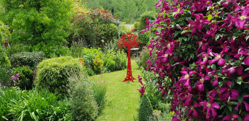 L'arbre rouge © Jardin l'Ouchette Des Groies 