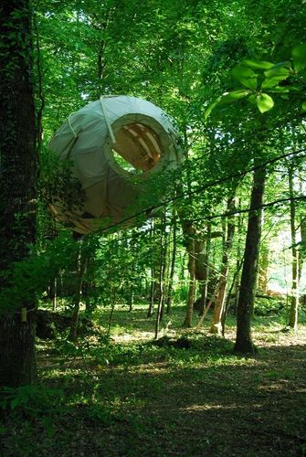 Jardin de malrigou - Cabane cocon de Tristan Leppens et Lucie Delperié © Philippe Chambost