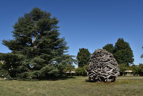 Parc et jardin de l'Abrégement - « Coeur de chêne » d'Andy Goldsworthy © Anne Chopin